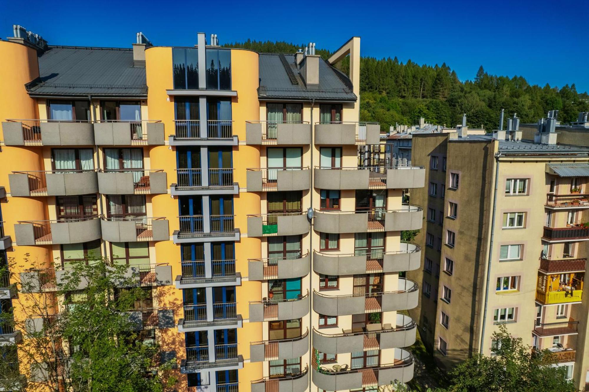 Aparthotel City Center Apartments Криница-Здруй Екстериор снимка