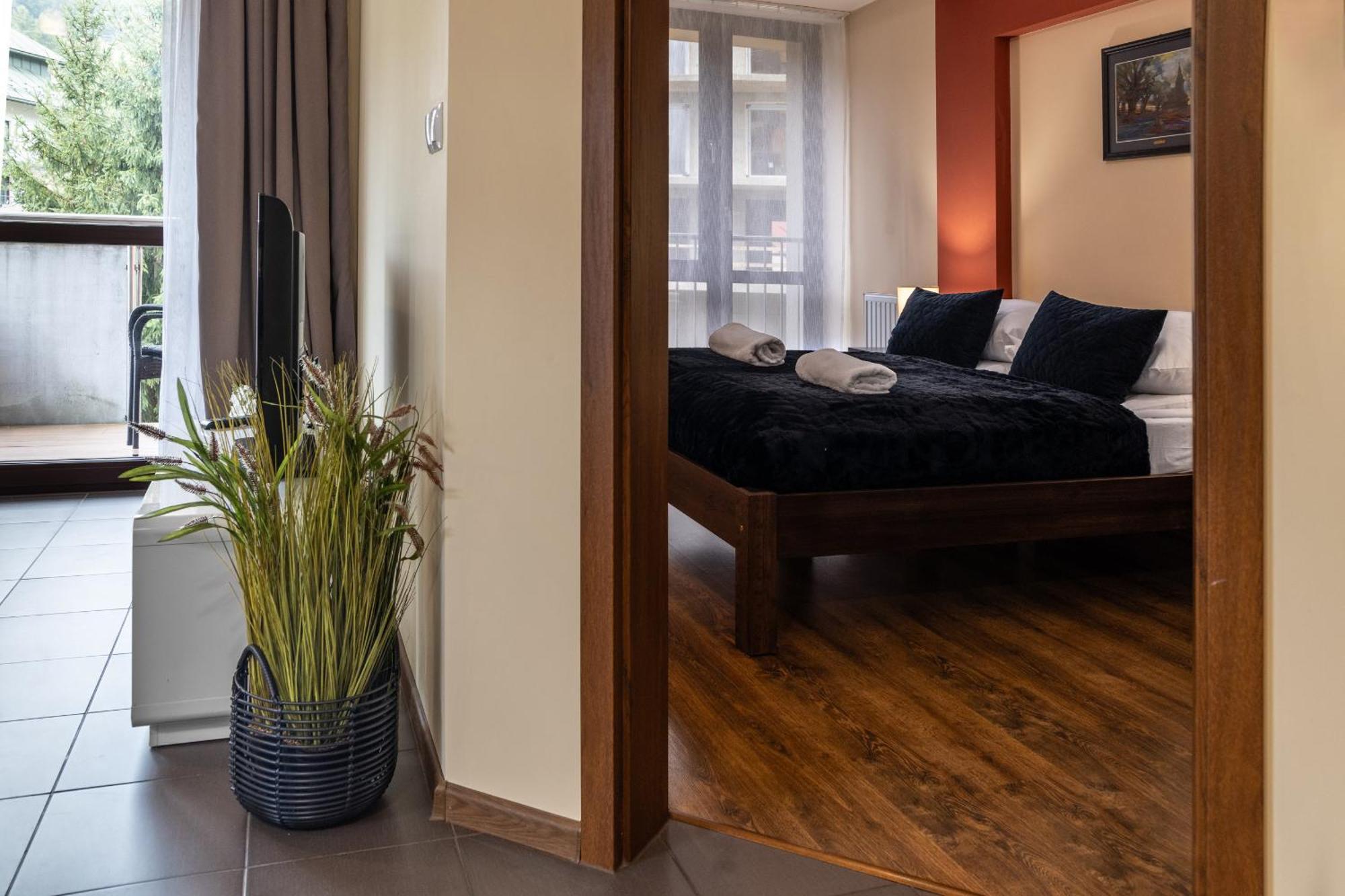 Aparthotel City Center Apartments Криница-Здруй Екстериор снимка